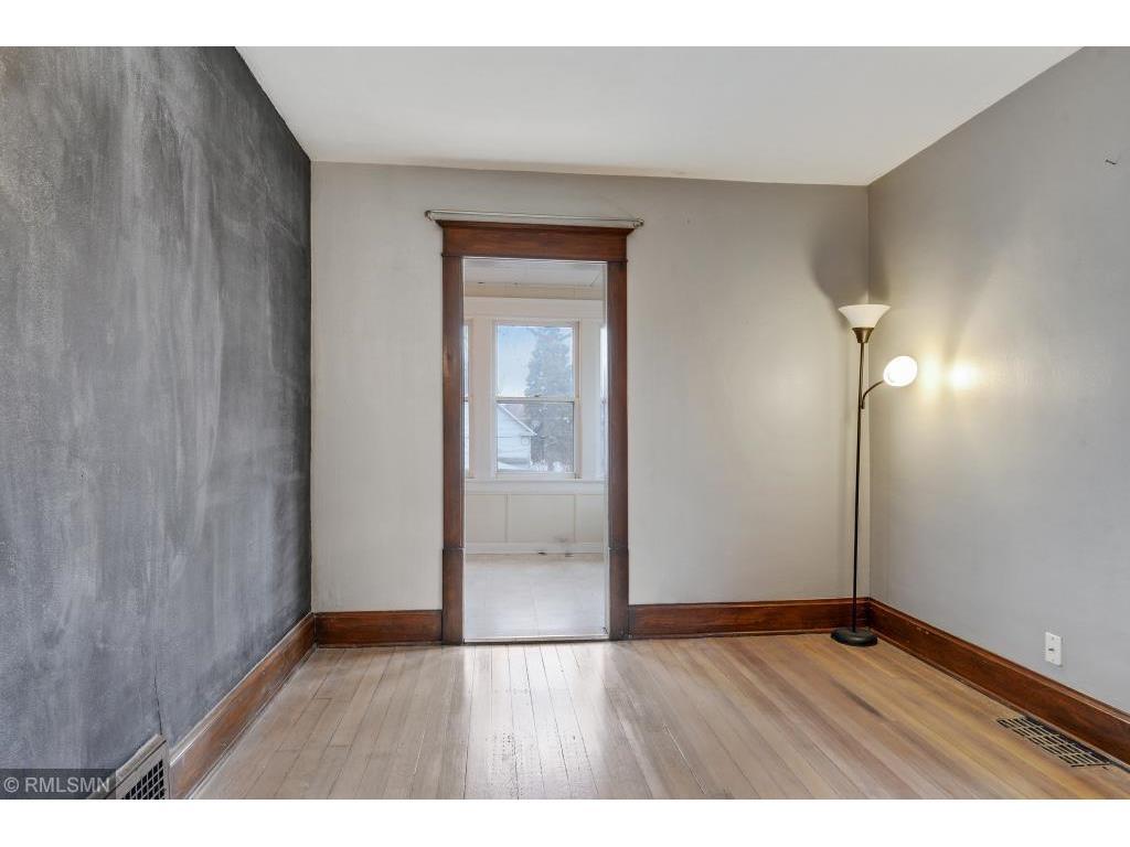 Building Photo - 1522 Minnehaha Ave W