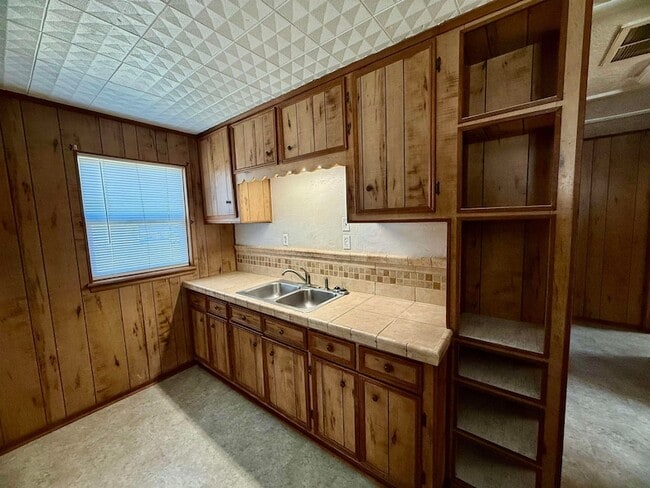 Building Photo - 249 Kibbe Ave