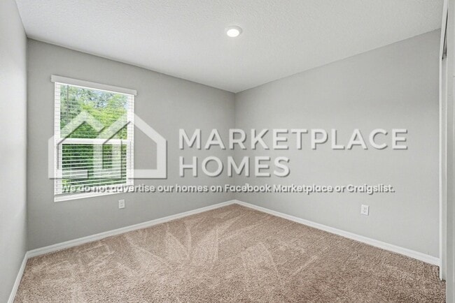 Building Photo - 2044 Rosewood Cir