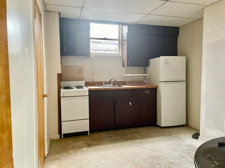 Building Photo - 217 Chestnut St