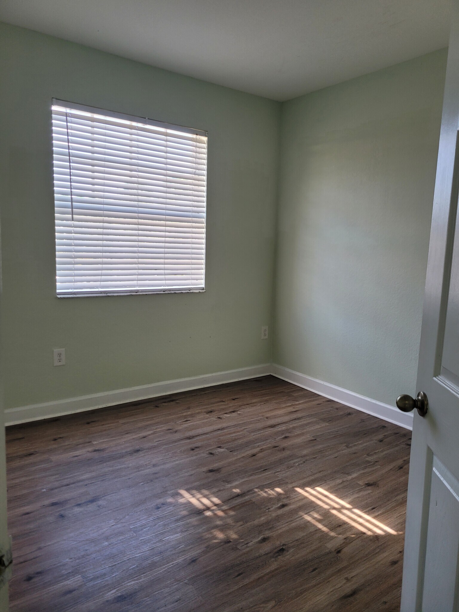 3rd bedroom - 3365 NE 14th Dr