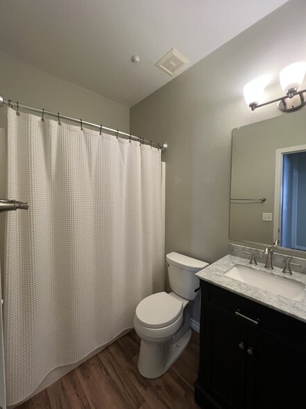 Building Photo - 7500 E Deer Valley Rd