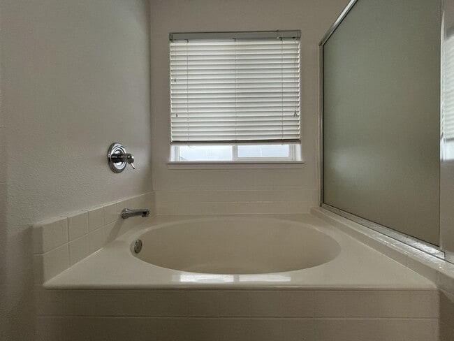 Building Photo - Elegant 5BR + Bonus Room Home with Bay Windows, Entertainment Room & Oversized Primary Retreat