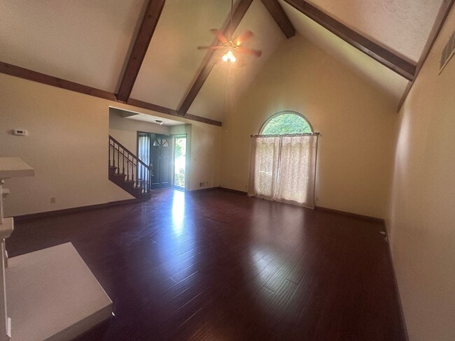 Building Photo - 1002 Juniper Springs Dr