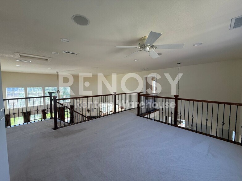 Building Photo - 5158 Silver Feather Cir