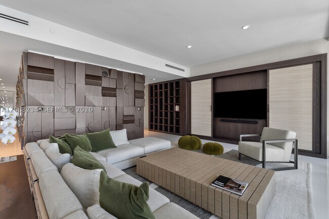 Building Photo - 300 Biscayne Blvd
