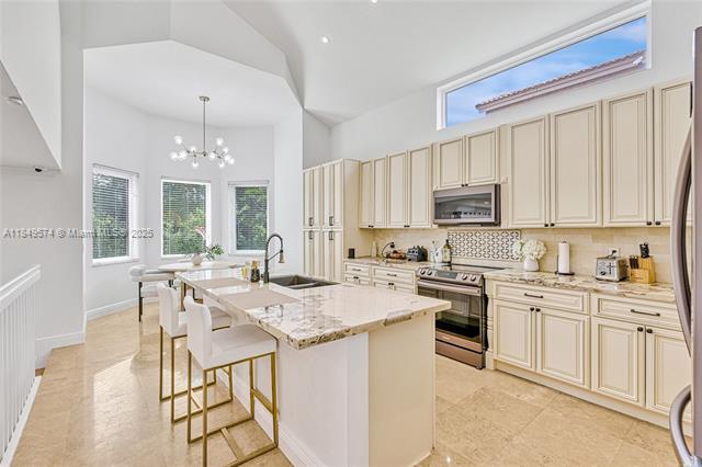 Building Photo - 1500 SW 171st Ter