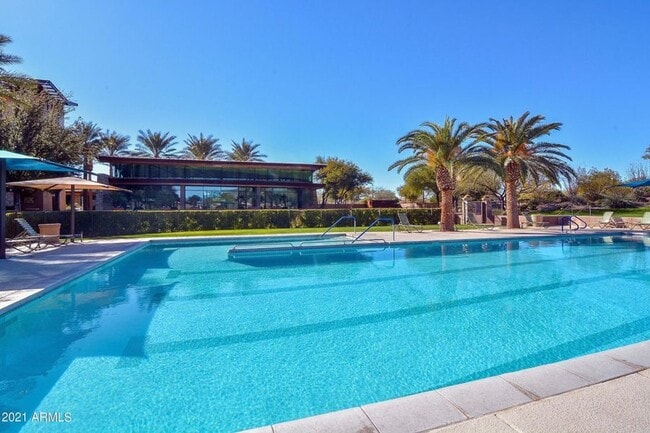 Building Photo - Gorgeous 4 Bed 3 Bath 3 Car home in Peoria with community Pool