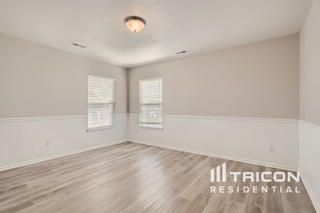 Building Photo - 4095 Eagle Ridge Way