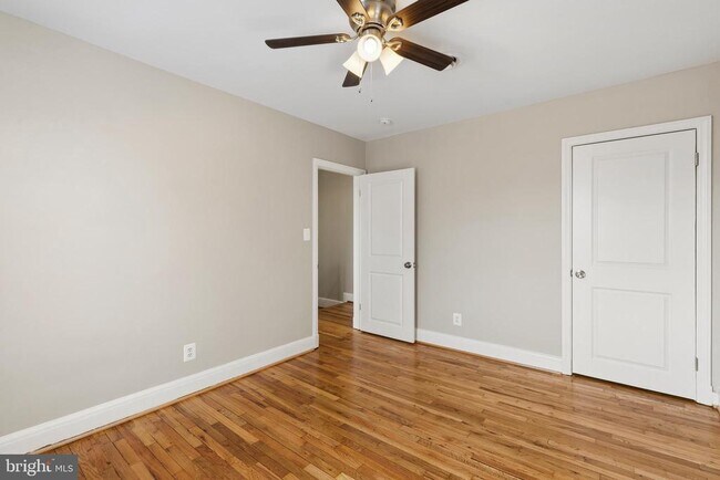 Building Photo - 8556 Willow Oak Rd