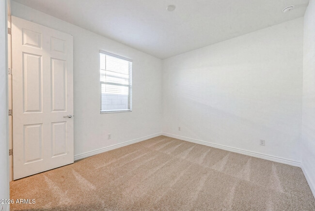 Building Photo - 14766 West Honeysuckle Dr