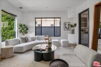 Building Photo - 616 N Fuller Ave