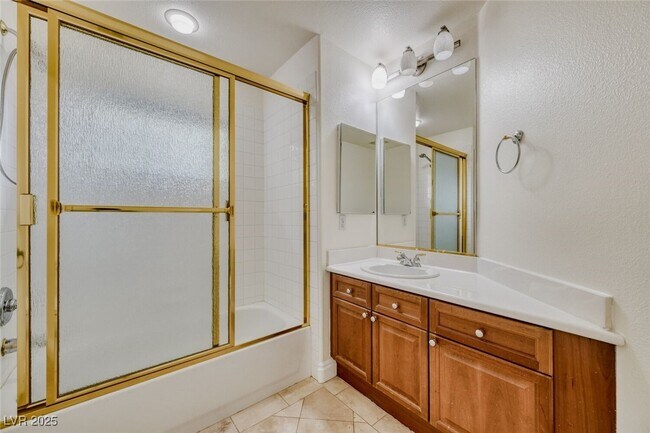 Building Photo - 136 S Buteo Woods Ln