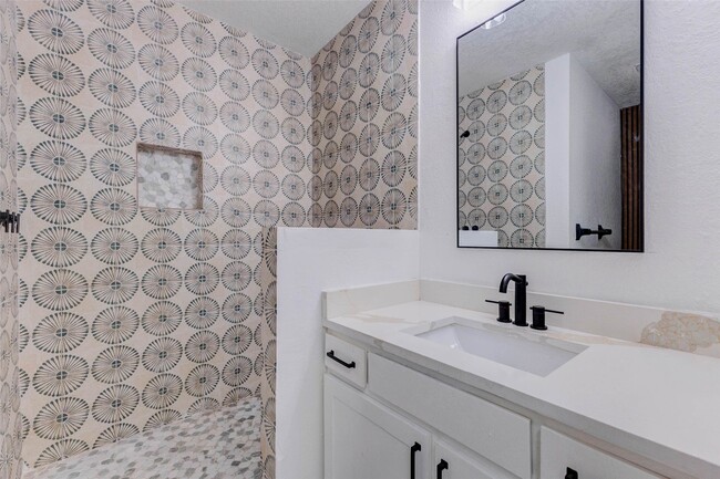 Building Photo - 2135 Casa Rio Cir