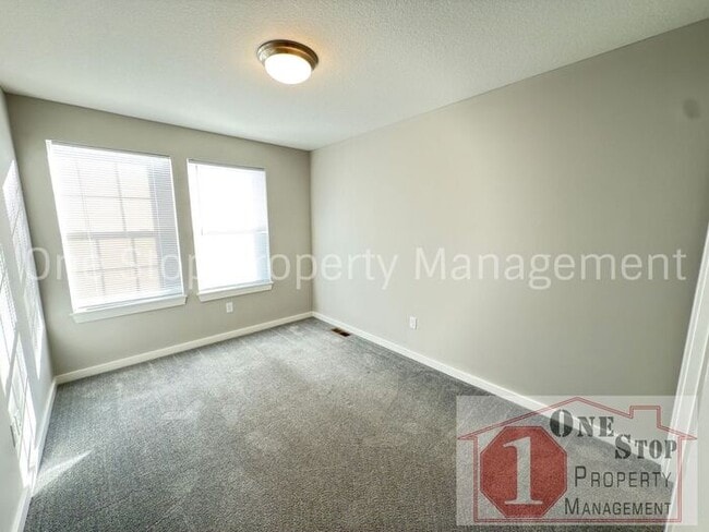 Building Photo - 3 Bedroom / 2.5 Bathroom Townhome in Louisburg, KS!