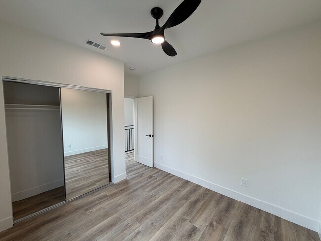 Building Photo - BRAND NEW (2026)!! 4 Bed / 2 Bath Home on Ewing (Near Campus)