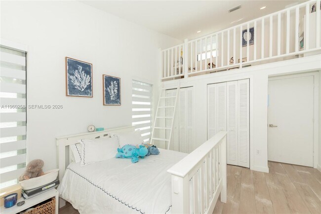 Building Photo - 650 Curtiswood Dr