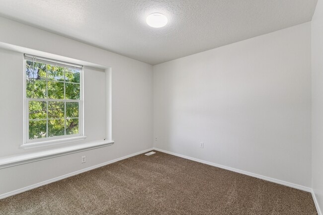 Building Photo - 123 Chapparosa Ct E