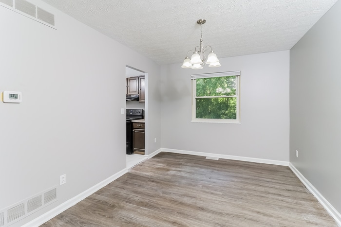 Building Photo - 9932 Greenriver Dr