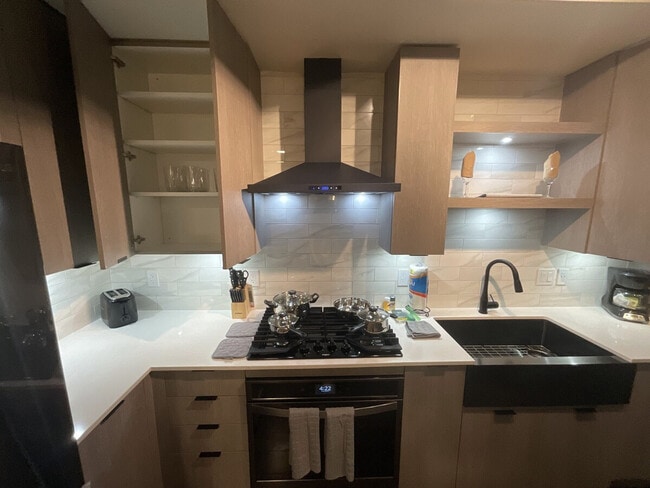 Building Photo - 4903 Edgemoor Ln