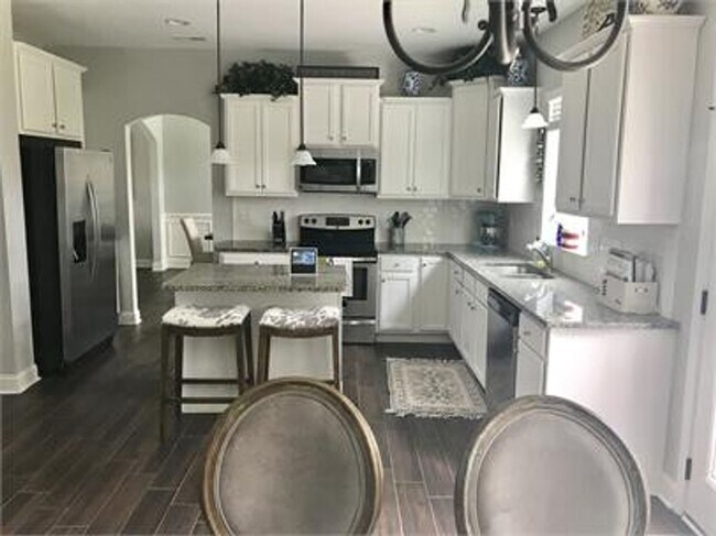 Building Photo - Carolina Lakes Gated Community!!
