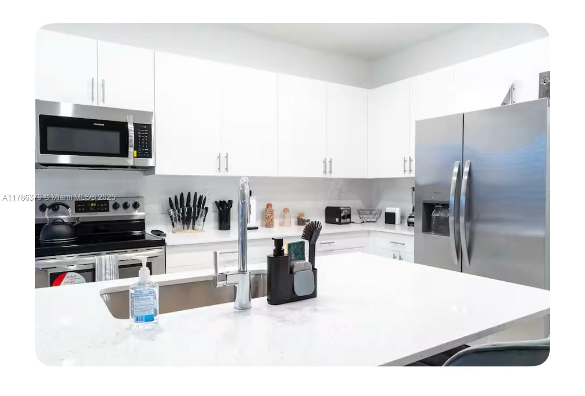 Building Photo - 13623 SW 184th Ter