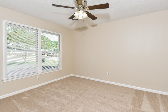 Building Photo - 631 Folkstone Rd