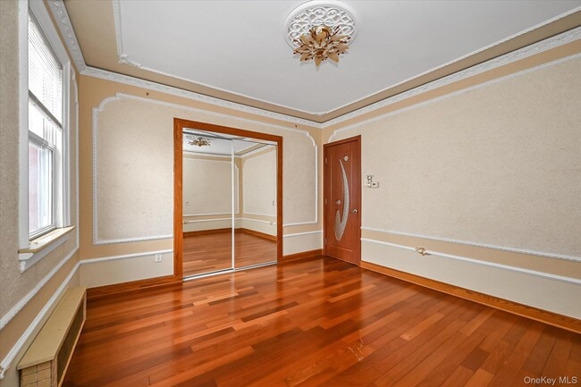 Building Photo - 63-42 Alderton St