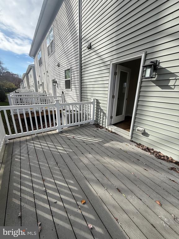 Building Photo - 83 Four Leaf Dr