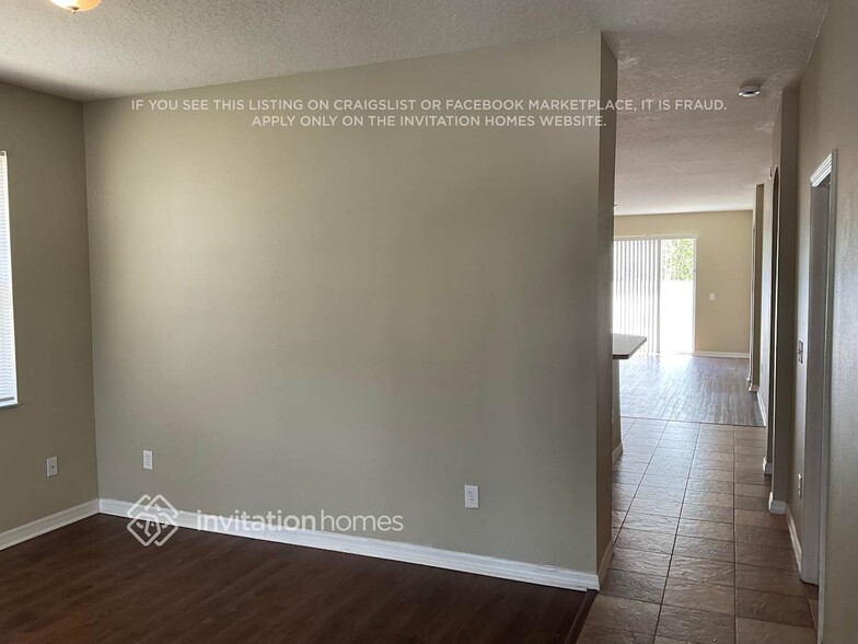 Building Photo - 11250 Creek Haven Dr