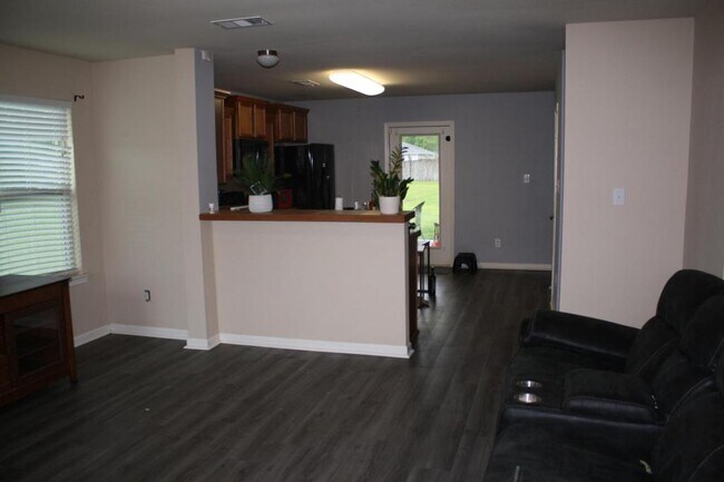 Building Photo - 48303 Labonte Ln
