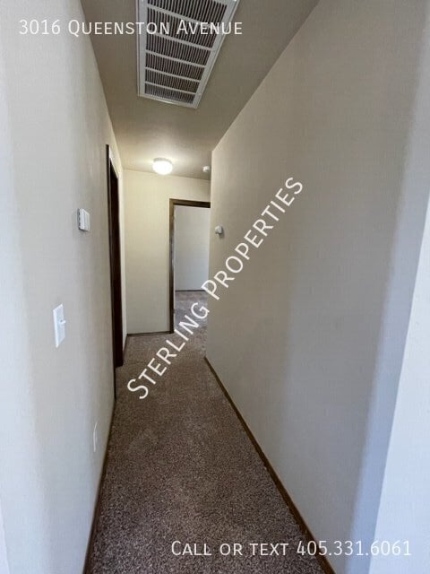 Building Photo - 3016 Queenston Ave