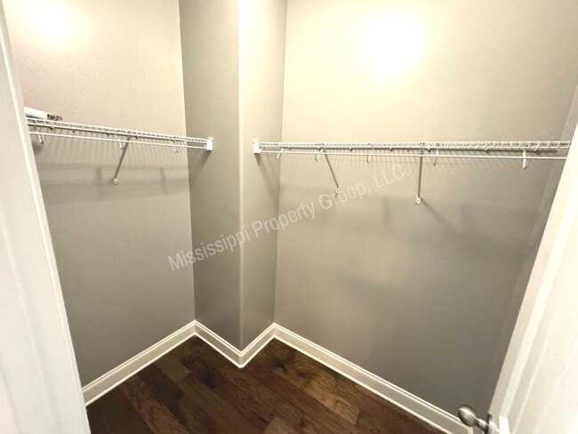 Building Photo - 4BD/4.5BA FOR RENT