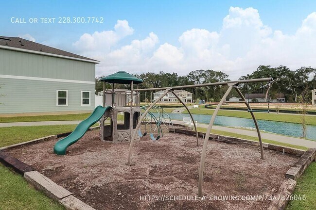 Building Photo - 12281 Sinclair Dr