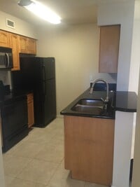 Building Photo - 2880 N Oakland Forest Dr