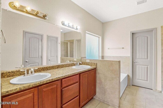 Building Photo - 14422 Coyote Trail