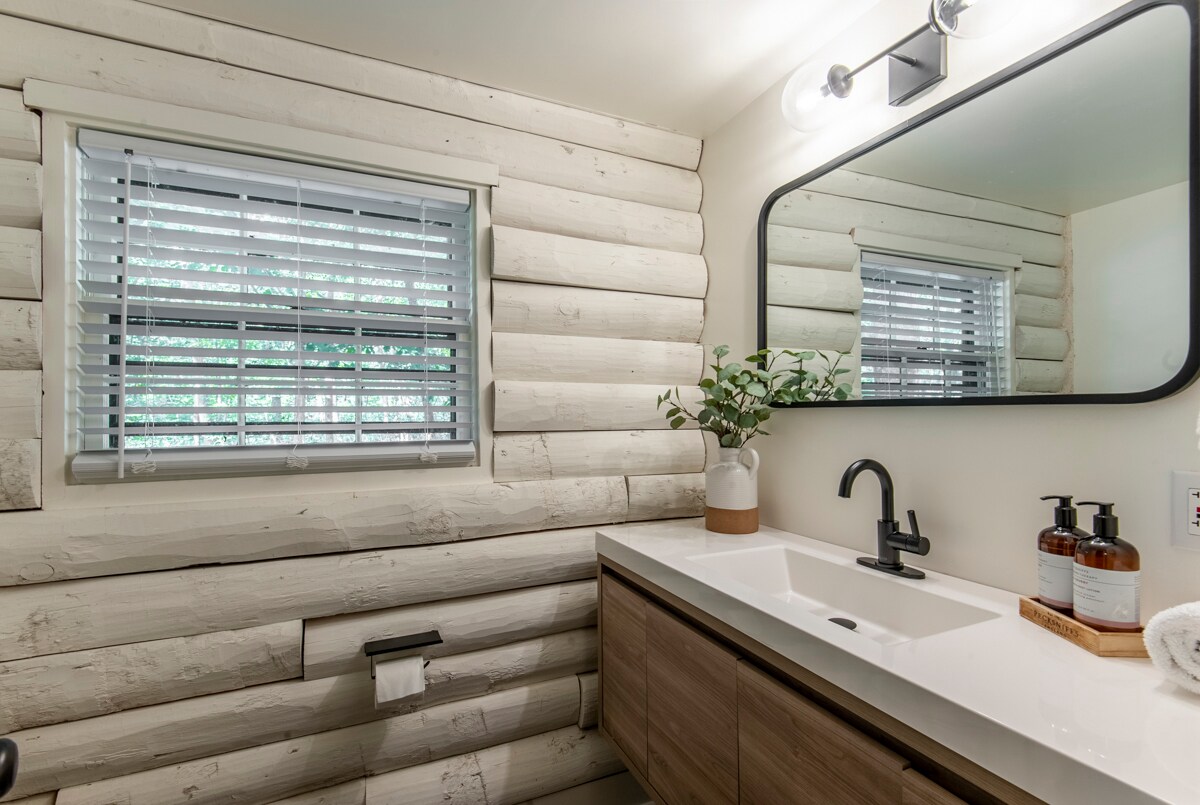 Building Photo - 1644 Dudley Mountain Rd