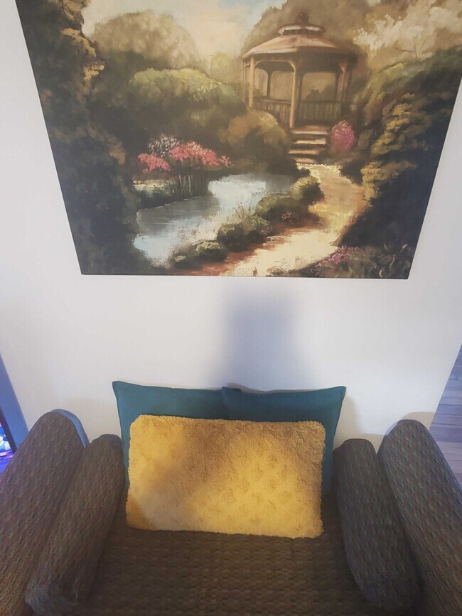 Building Photo - 55 Mapleton St