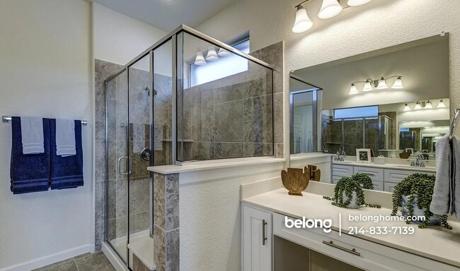 Building Photo - 422 Hazeltine Rd