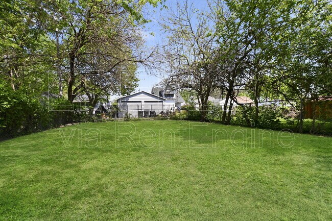 Building Photo - 4217 Grand Ave