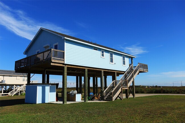 Building Photo - 131 Pieces of 8