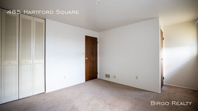 Building Photo - 485 Hartford Square