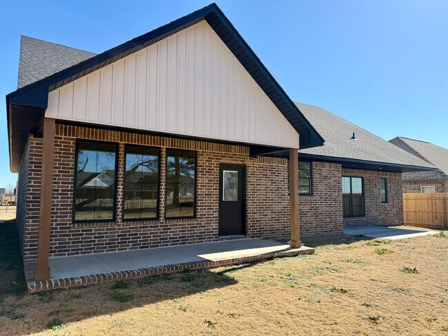 Building Photo - 509 Waggoner Ln