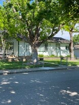 Building Photo - 1006 25th St W