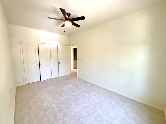 Building Photo - 1202 Mystic Dr