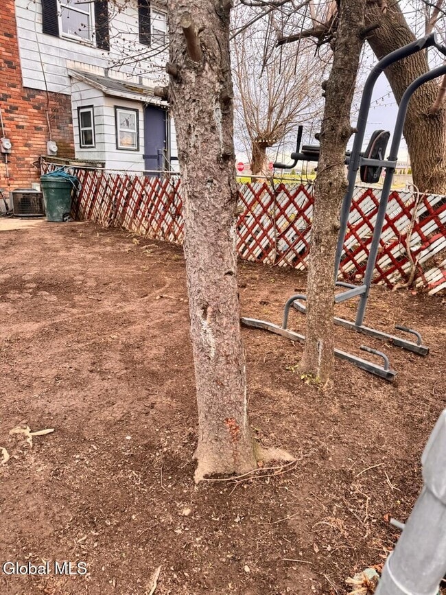 Building Photo - 285 Mt Hope Dr