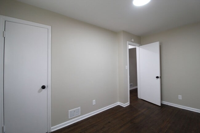 Building Photo - 3 Bedroom 1 Bath House In Mission Kansas