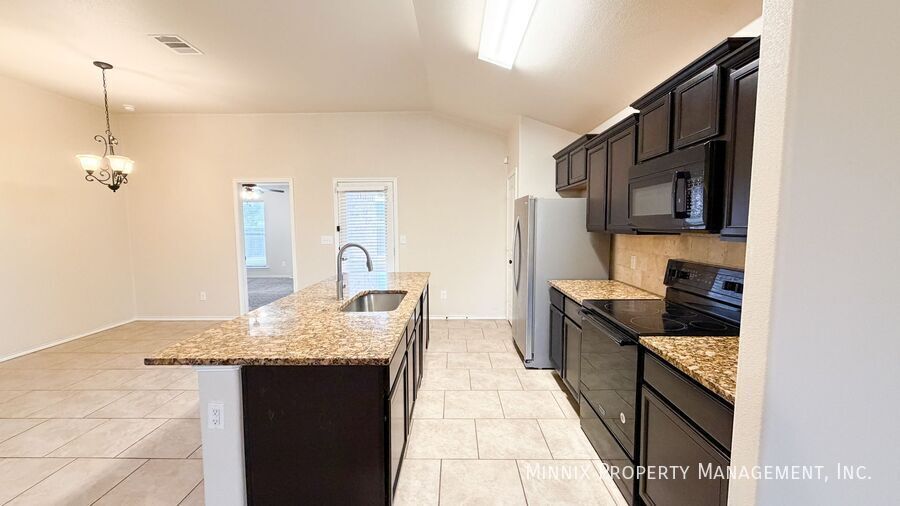 Building Photo - 7452 103rd St