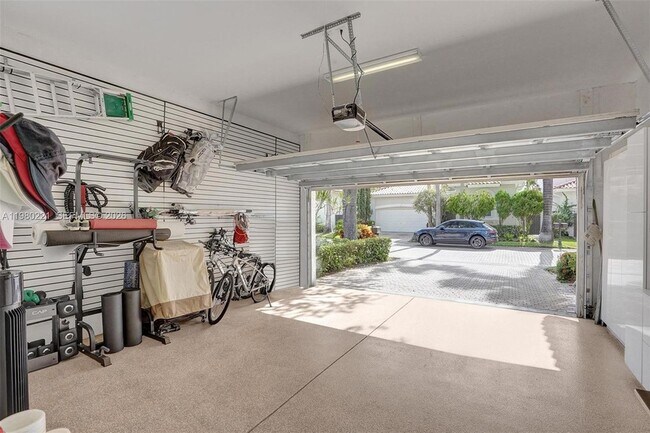 Building Photo - 1529 Shoreline Way