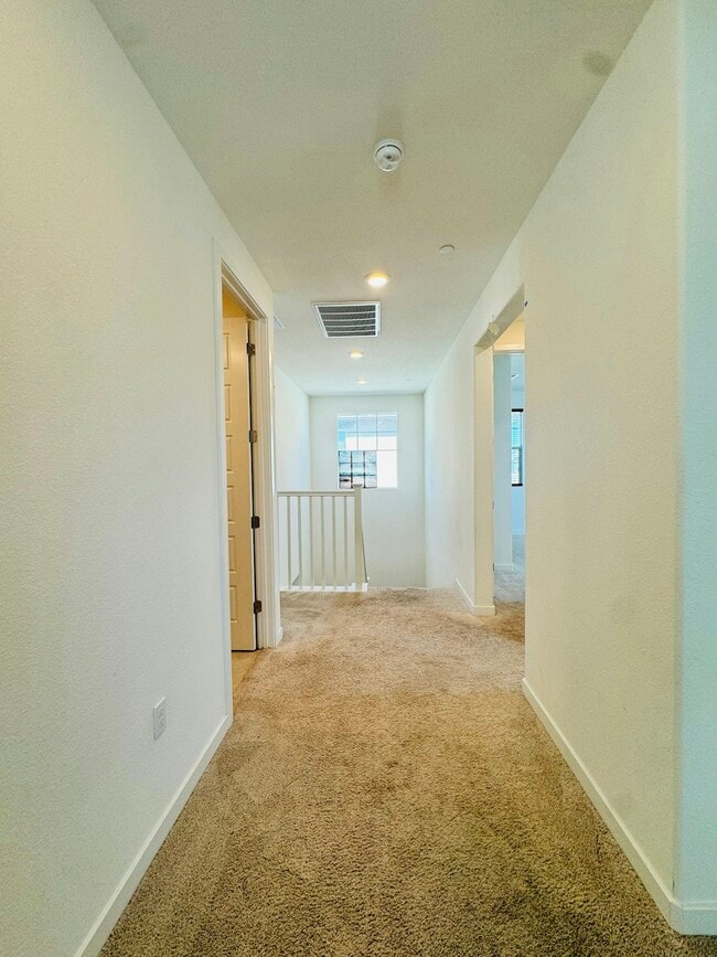 Building Photo - 5440 Guenoc Valley Ln